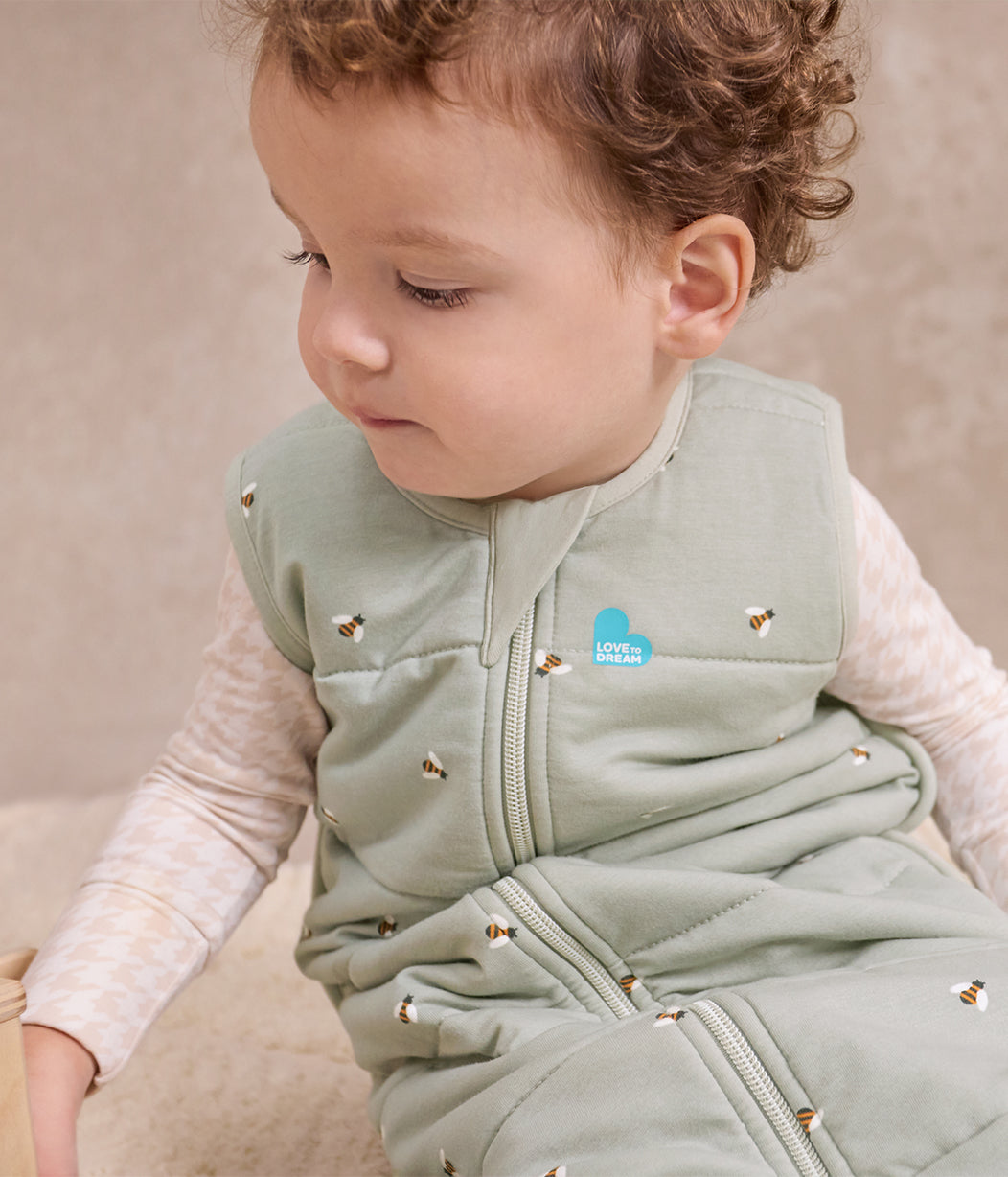 Sleep Bag Sleeveless 2.5 TOG Quilted Cotton Olive Bees