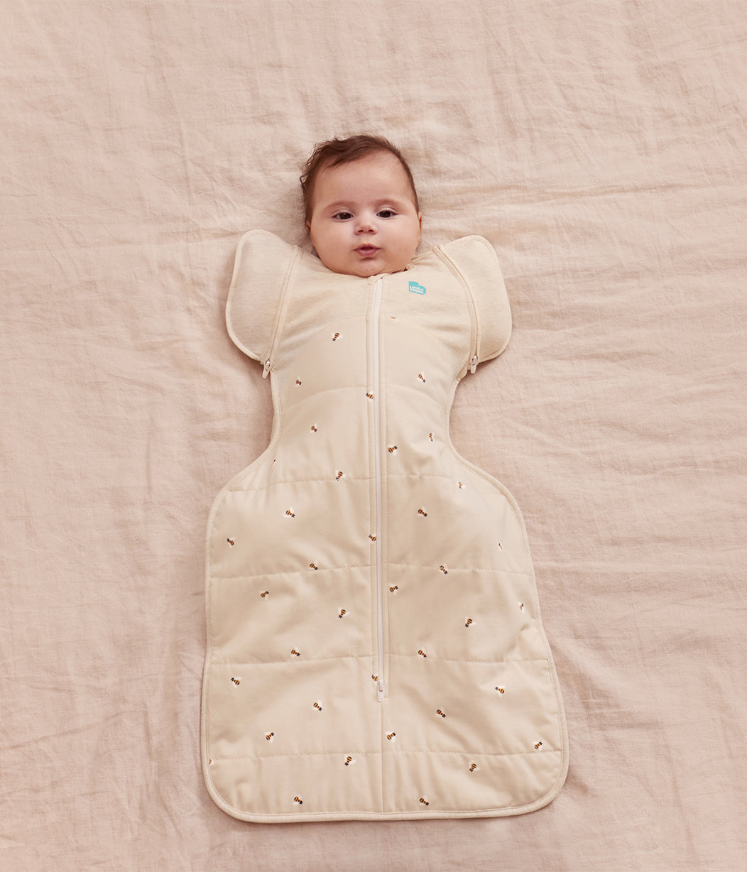Swaddle Up™ 2-in-1 Transition Bag 2.5 TOG Cotton Oatmeal Bees
