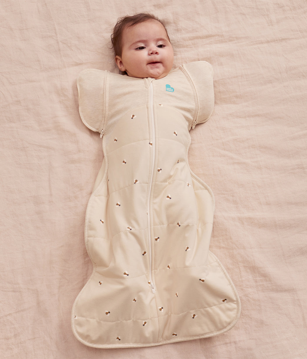 Swaddle Up™ 2-in-1 Transition Bag 2.5 TOG Cotton Oatmeal Bees