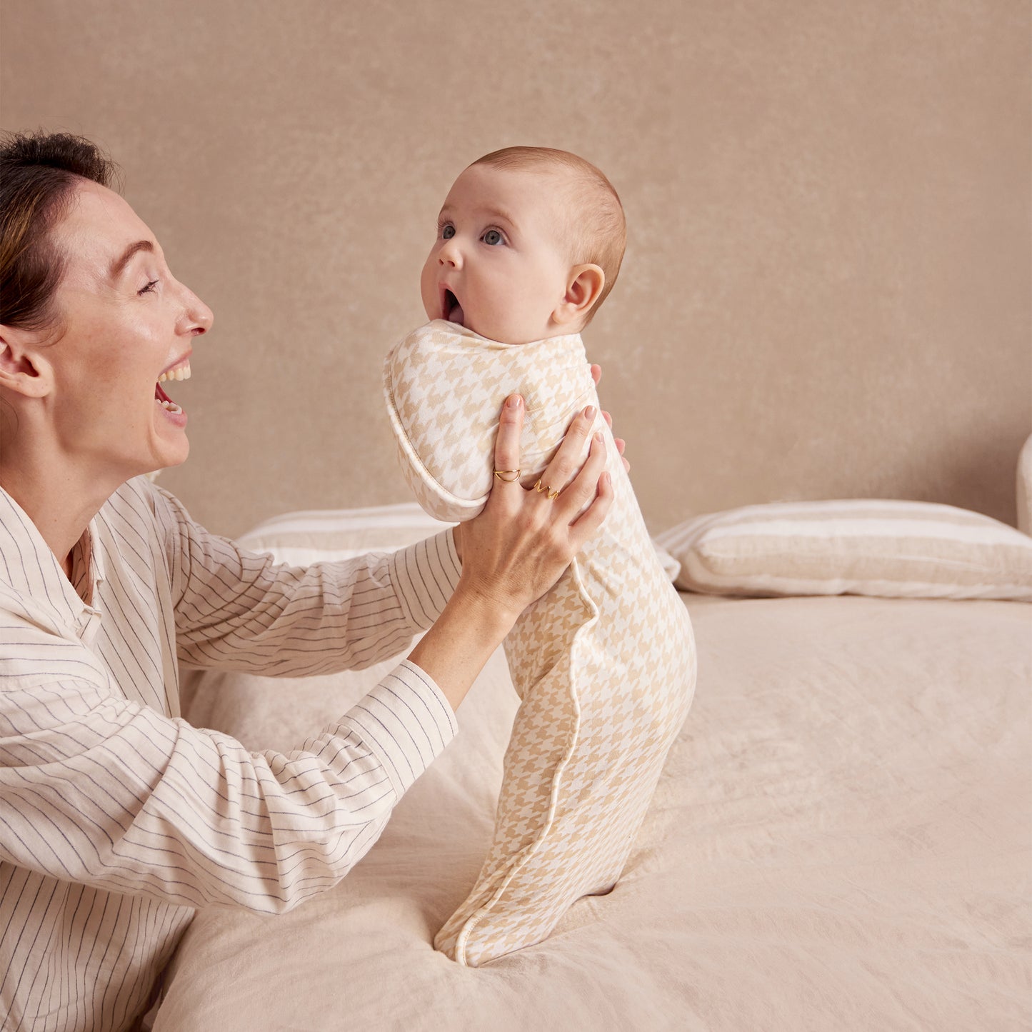 Swaddle Up™ 1.0 TOG Cotton Tan Houndstooth