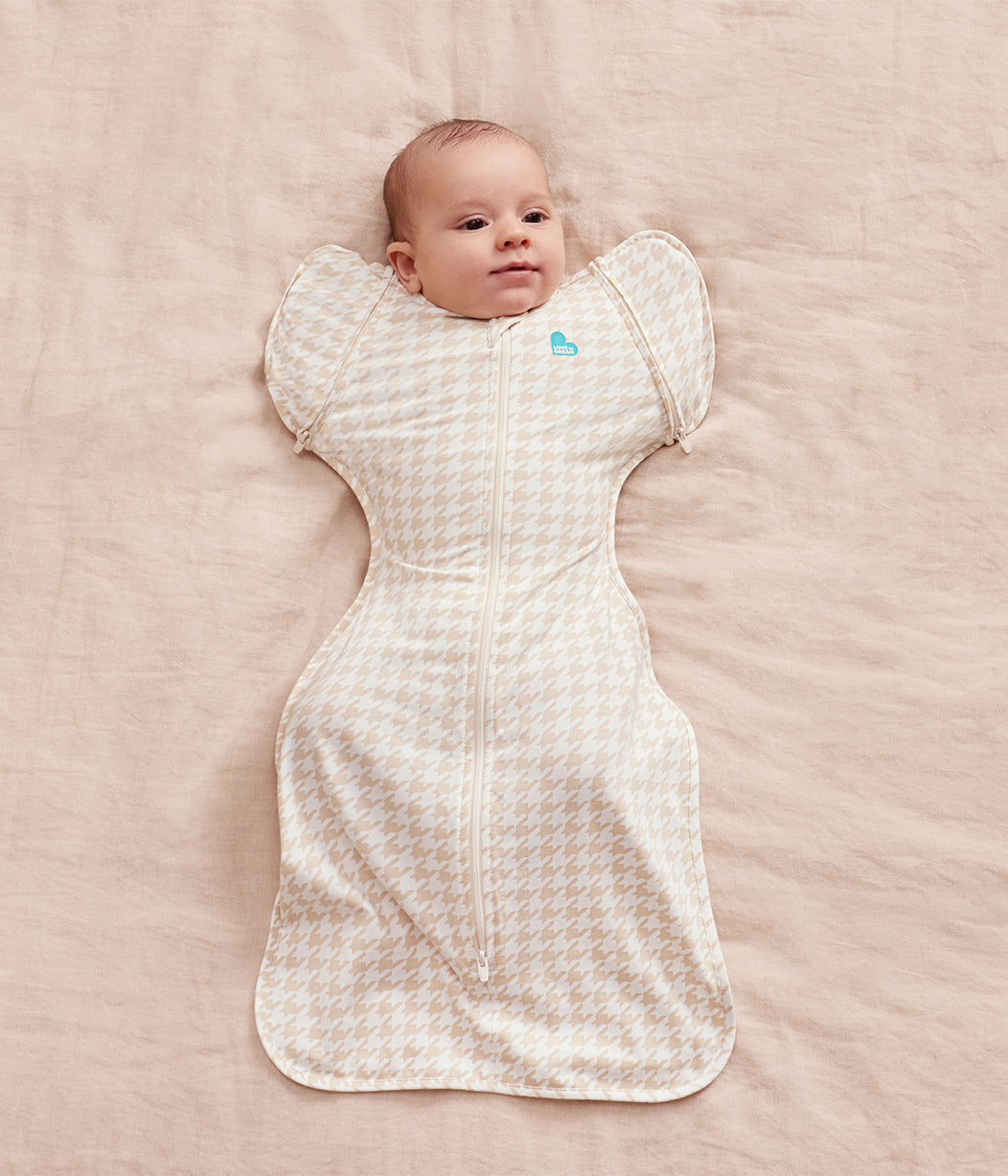 Swaddle Up™ 2-in-1 Transition Bag 1.0 TOG Cotton Tan Houndstooth